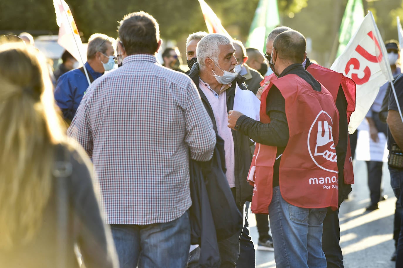 Fotos: Manifestación de los trabajadores de Latbus en Murcia