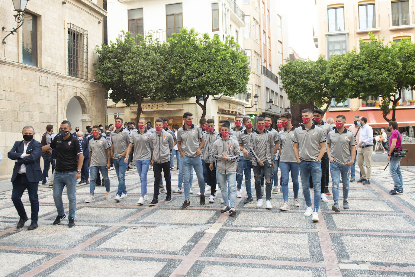 Fotos: Ofrenda floral del Murcia en la catedral