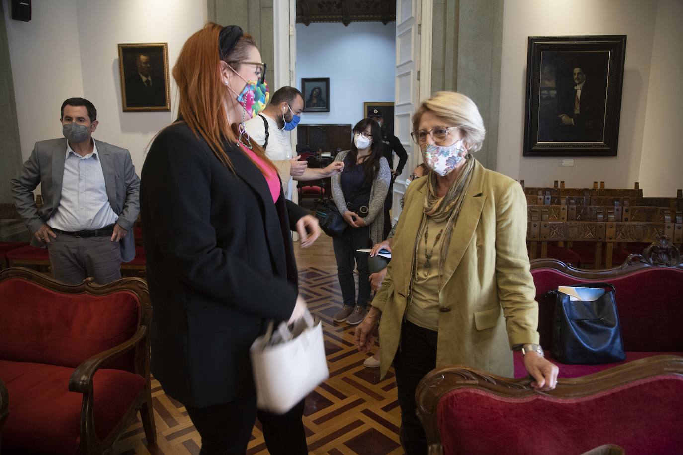 Fotos: Los vecinos de La Aljorra exigen más medios sanitarios y «vigilar» las emisiones de Sabic