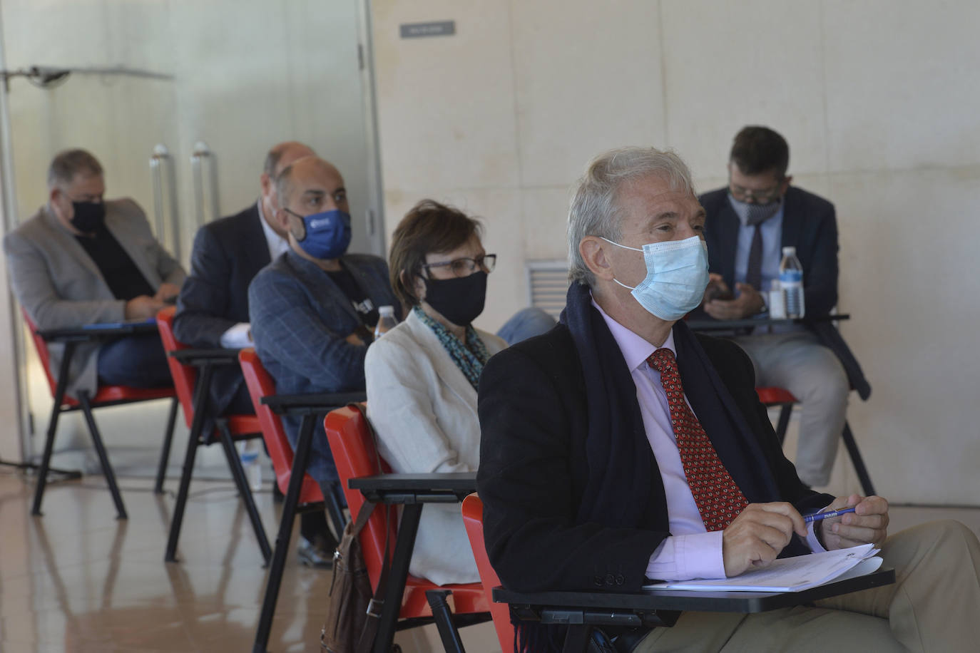 Fotos: Los intereses territoriales dividen el voto del PSOE y PP sobre el acuífero