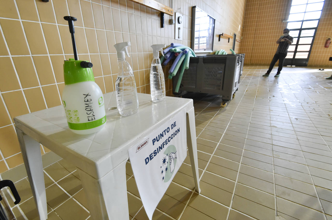 Fotos: Un &#039;GPS&#039; controlará la seguridad de los usuarios en tres piscinas climatizadas de Murcia