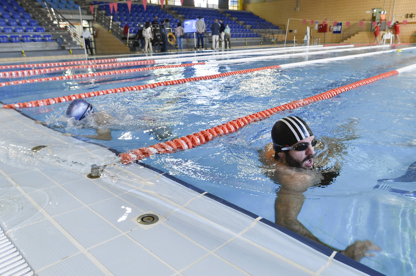 Fotos: Un &#039;GPS&#039; controlará la seguridad de los usuarios en tres piscinas climatizadas de Murcia