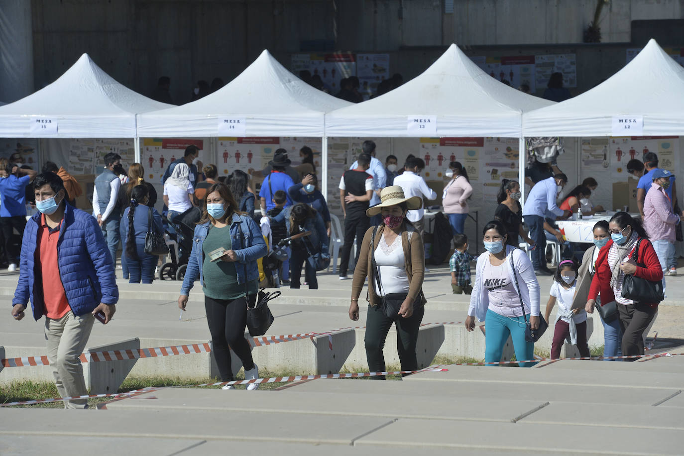 Fotos: Elecciones bolivianas en el centro comercial Thader de Murcia