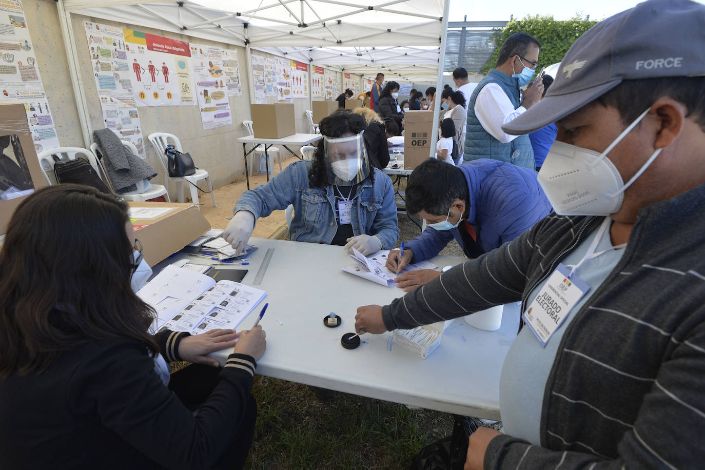 Fotos: Elecciones bolivianas en el centro comercial Thader de Murcia