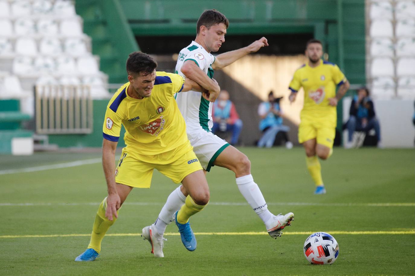 Fotos: El Lorca Deportiva pierde ante el Córdoba en su debut en Segunda B