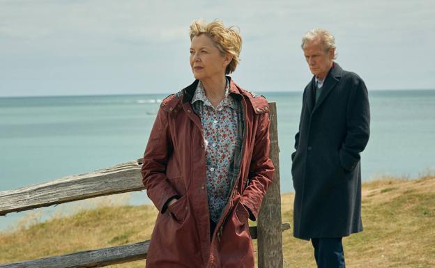 Un fotograma de 'Regreso a Hope Gap', con Annette Bening, en primer término.