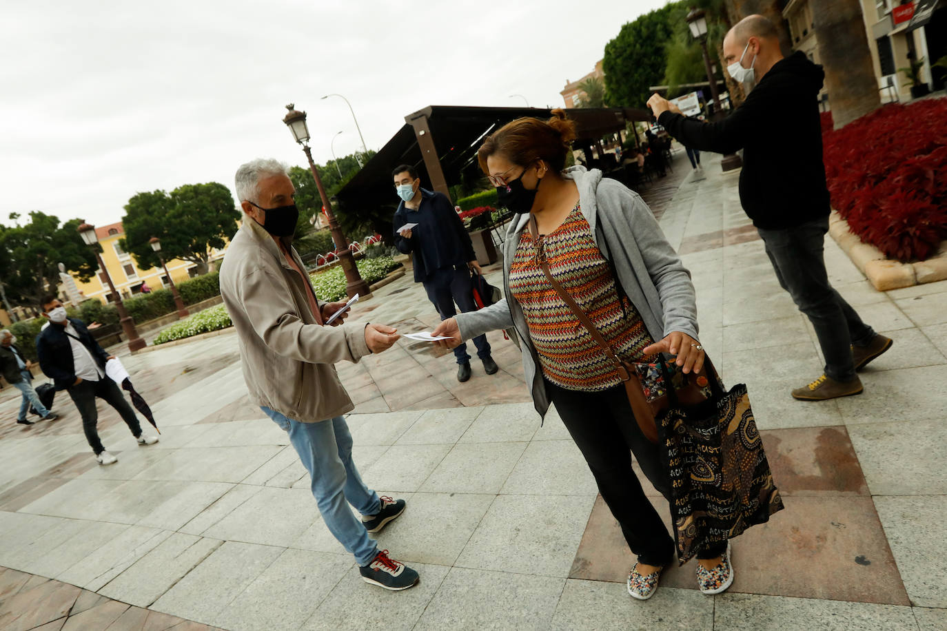 Fotos: Concentración y marcha de los trabajadores de Latbus hasta la Consejería de Fomento
