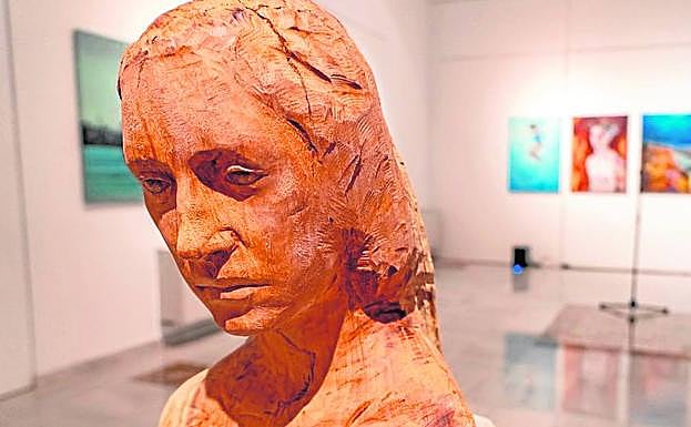 Busto incluido en la exposición 'Vir et terram' del Palacio Molina.