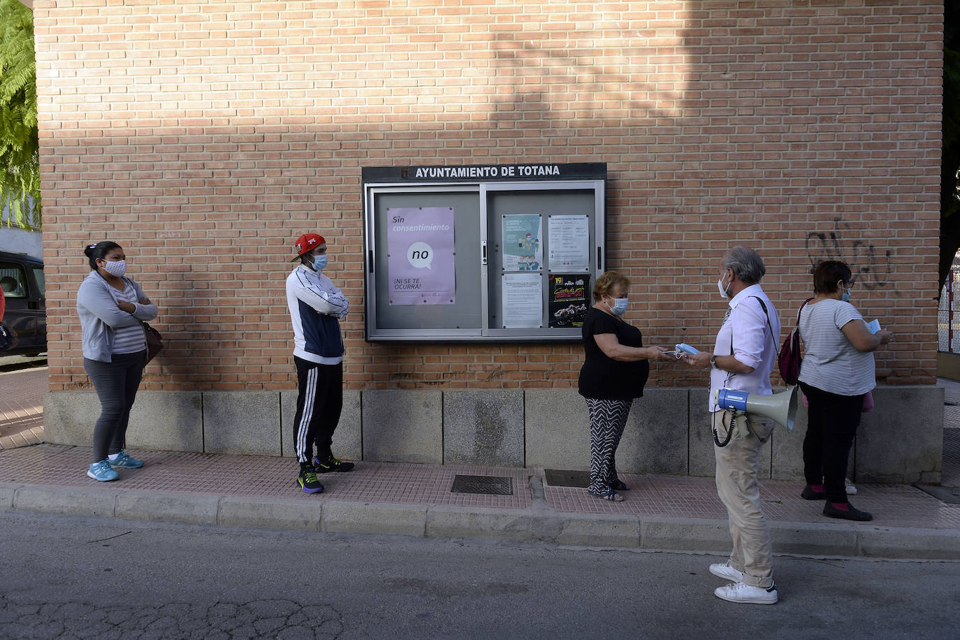 Fotos: A la caza del virus en Totana