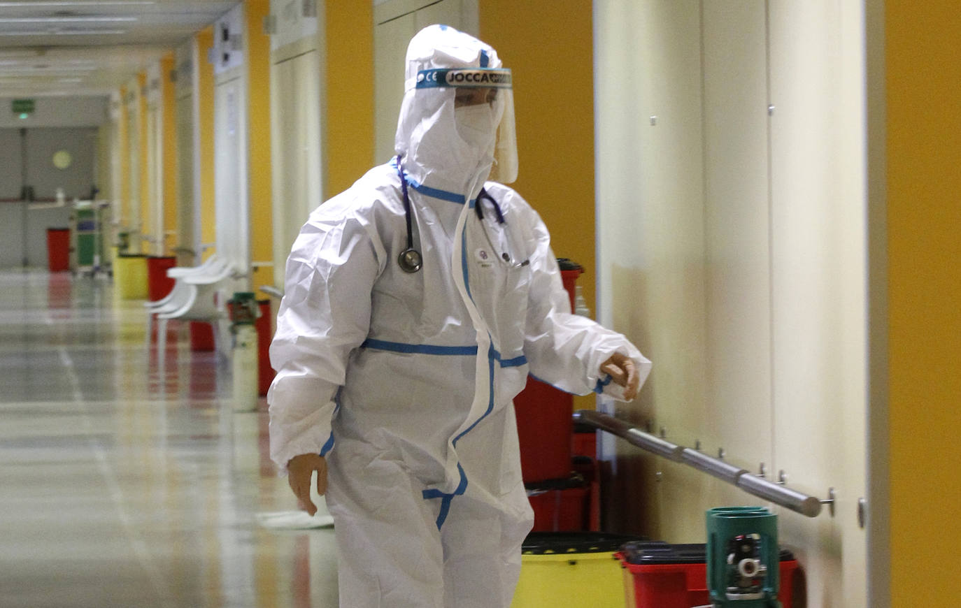 Fotos: Lucha contra la Covid en el hospital Reina Sofía de Murcia