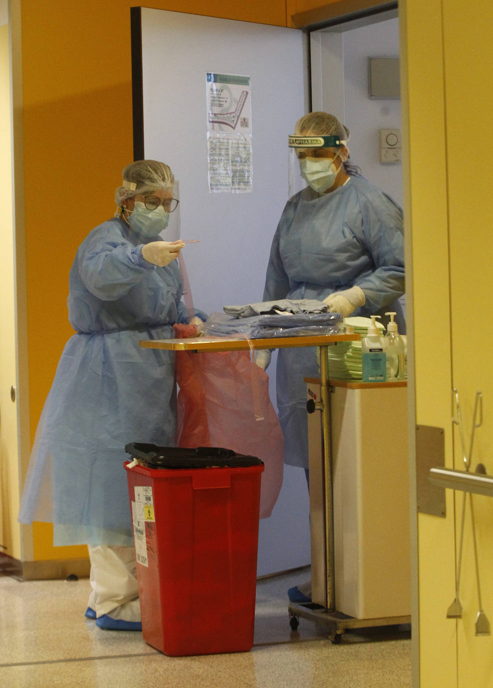 Fotos: Lucha contra la Covid en el hospital Reina Sofía de Murcia