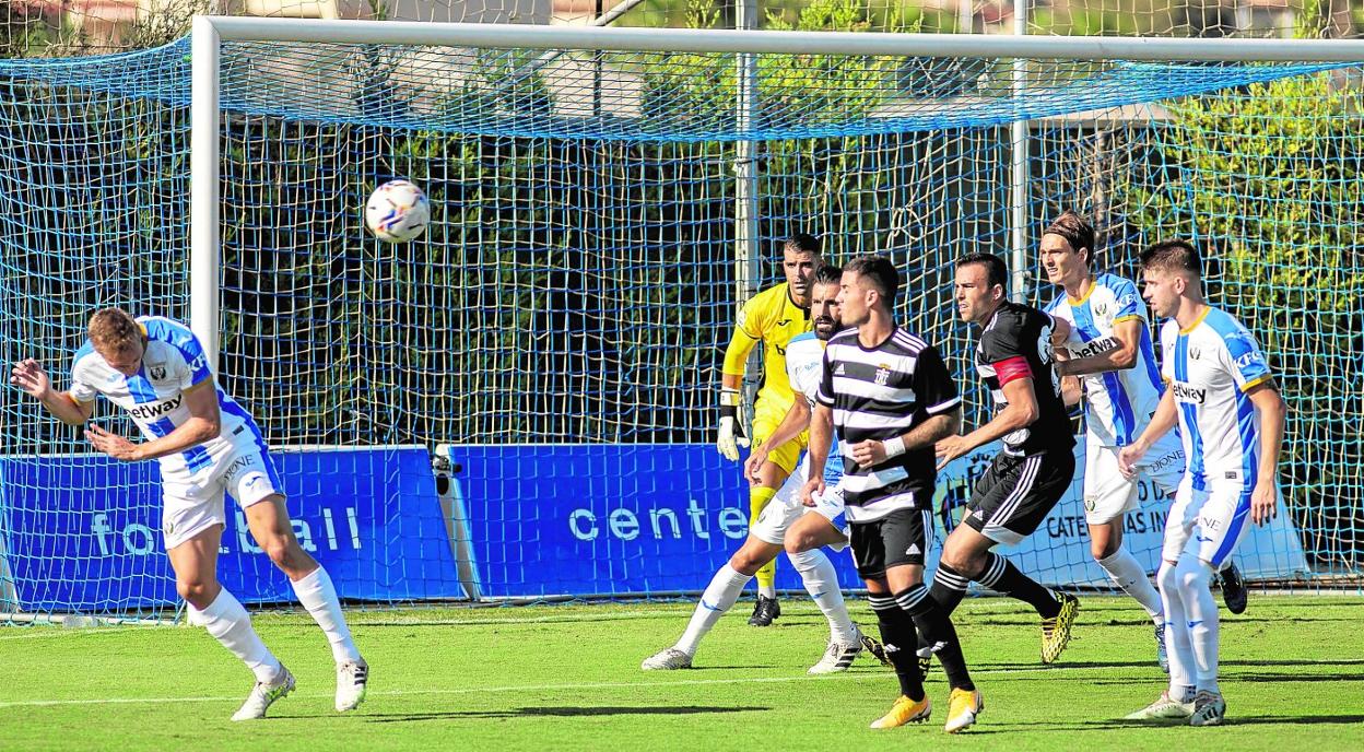 Amistoso jugado en Pinatar Arena entre el Leganés, equipo con publicidad de una casa de apuestas en sus camisetas, y el Cartagena, el pasado mes de agosto. 