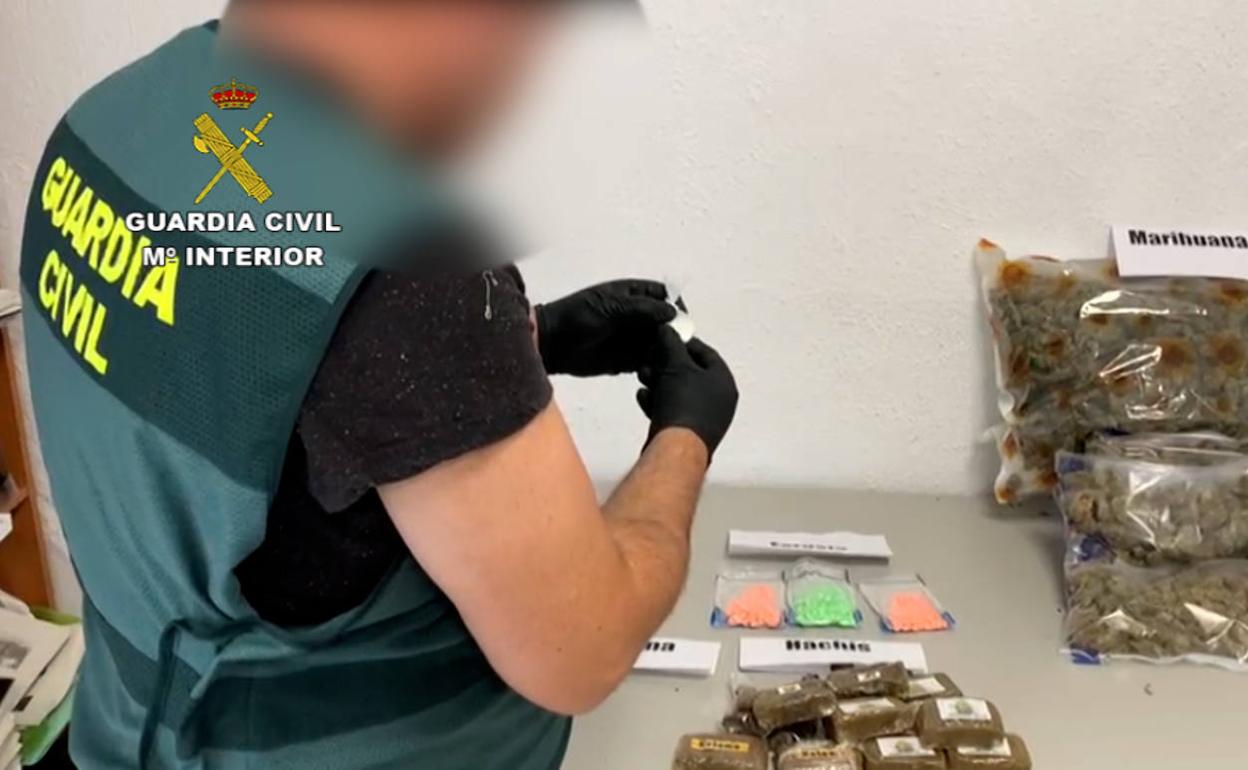 La Guardia Civil desarticula una organización especializada en el cultivo de marihuana