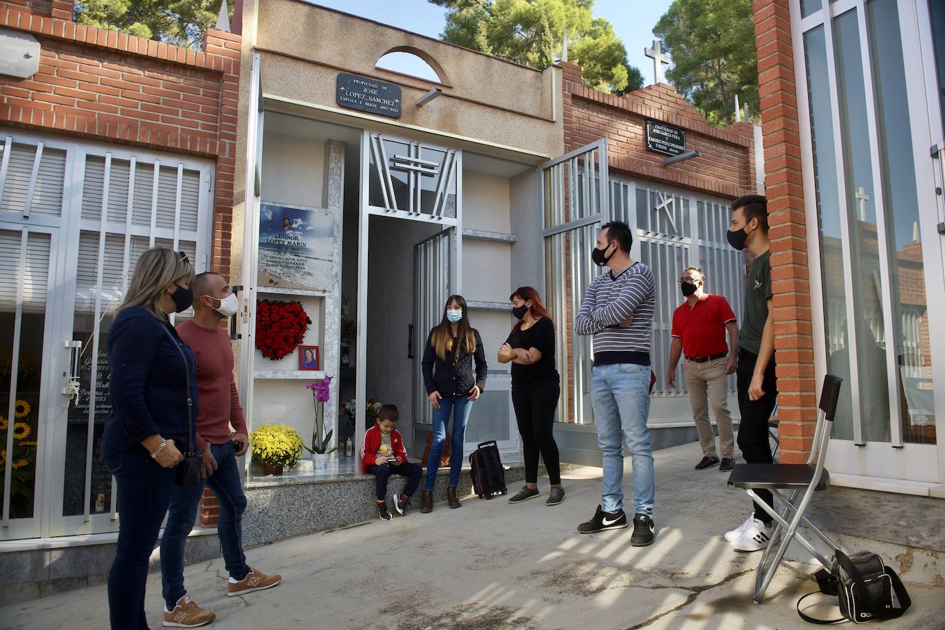 Fotos: Visitas a &#039;cuentagotas&#039; en los cementerios de Murcia