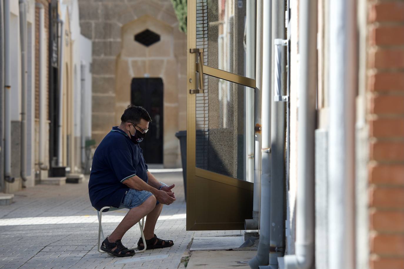 Fotos: Visitas a &#039;cuentagotas&#039; en los cementerios de Murcia