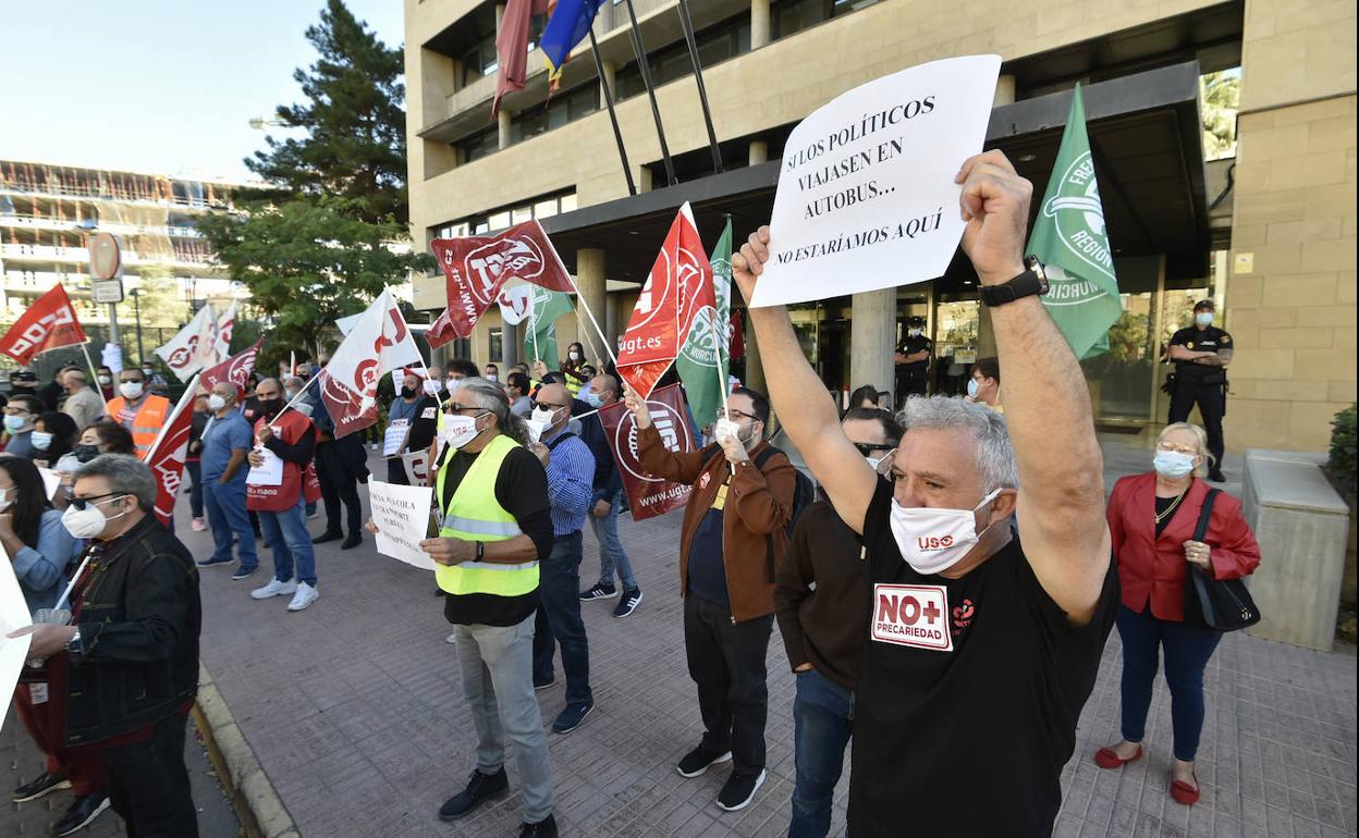 Huelga de trabajadores de Latbus. 