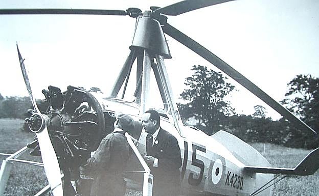 El inventor e ingeniero en su etapa en Inglaterra. Con el rey Alfonso XIII en Londres.
