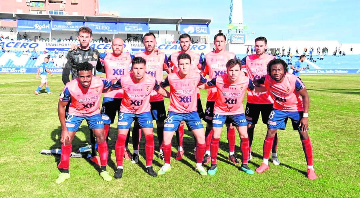 Formación del Yeclano Deportivo en el debut liguero ante el Linares. 