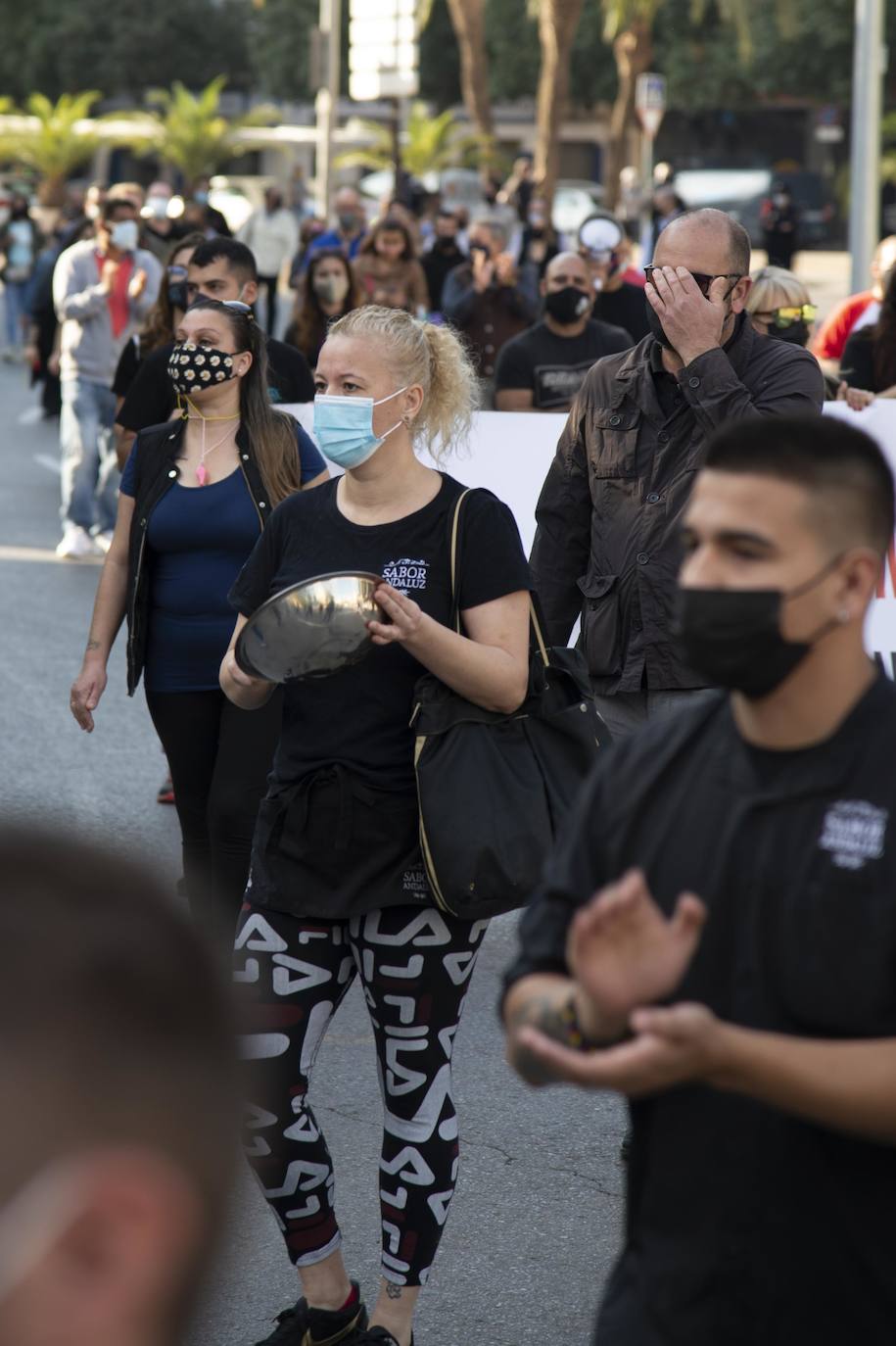 Fotos: Manifestación de hosteleros por las calles de Cartagena hasta la Asamblea Regional