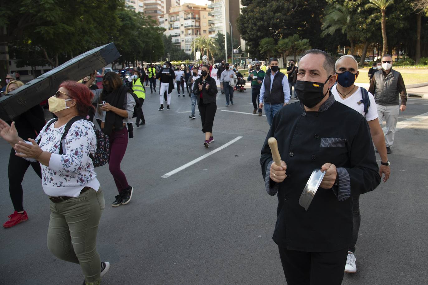Fotos: Manifestación de hosteleros por las calles de Cartagena hasta la Asamblea Regional