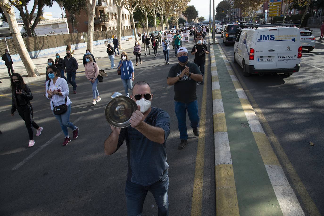 Fotos: Manifestación de hosteleros por las calles de Cartagena hasta la Asamblea Regional