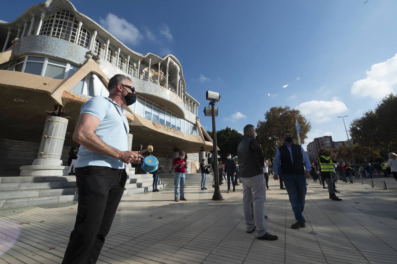 Fotos: Manifestación de hosteleros por las calles de Cartagena hasta la Asamblea Regional