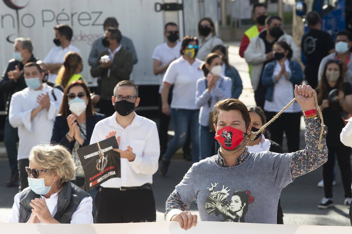Fotos: Manifestación de hosteleros por las calles de Cartagena hasta la Asamblea Regional