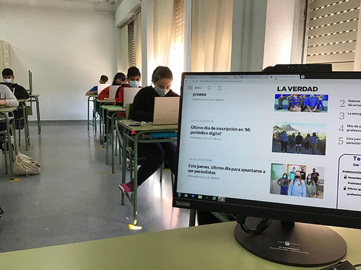 Alumnos del IES Juan de la Cierva y Codorníu (Totana)