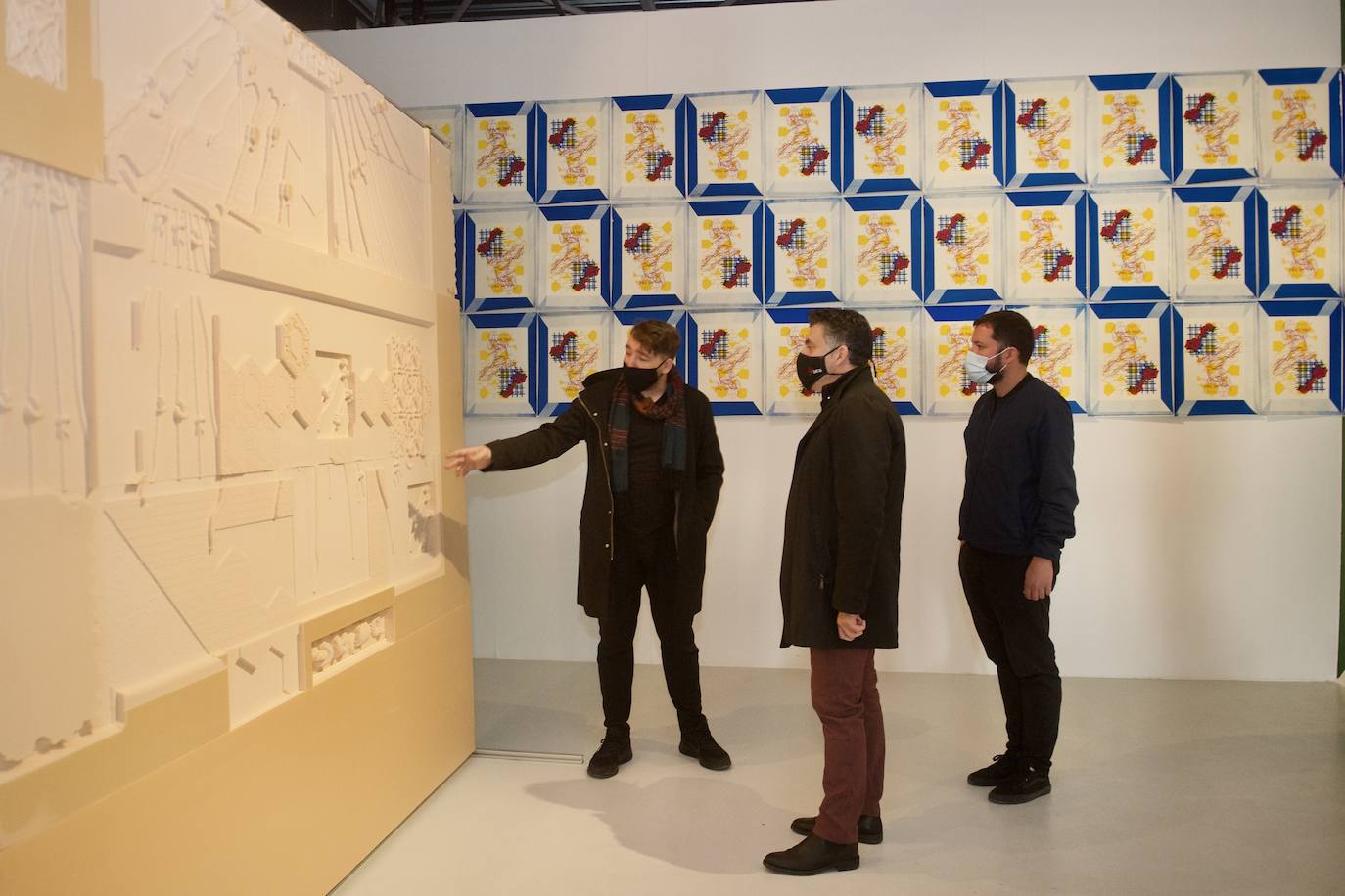 Fotos: Lorenzo Sandoval lleva al Párraga su proceso creativo con ‘Shadow Writing’