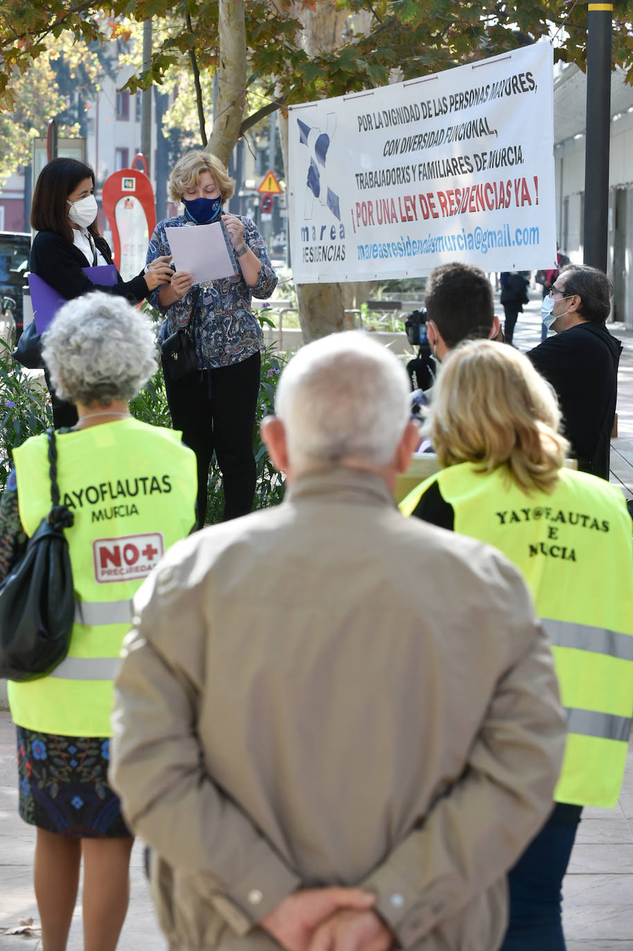 Fotos: Protesta por la Gestión de las Residencias frente a la Consejería de Política Social en Murcia