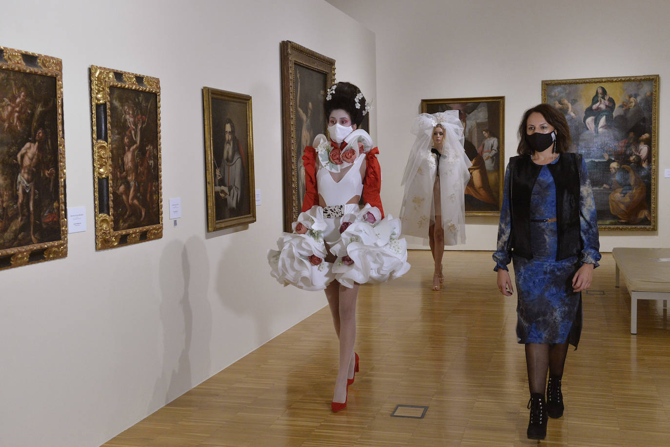 Fotos: Desfile &#039;Caprichos del Barroco&#039; en el Mubam