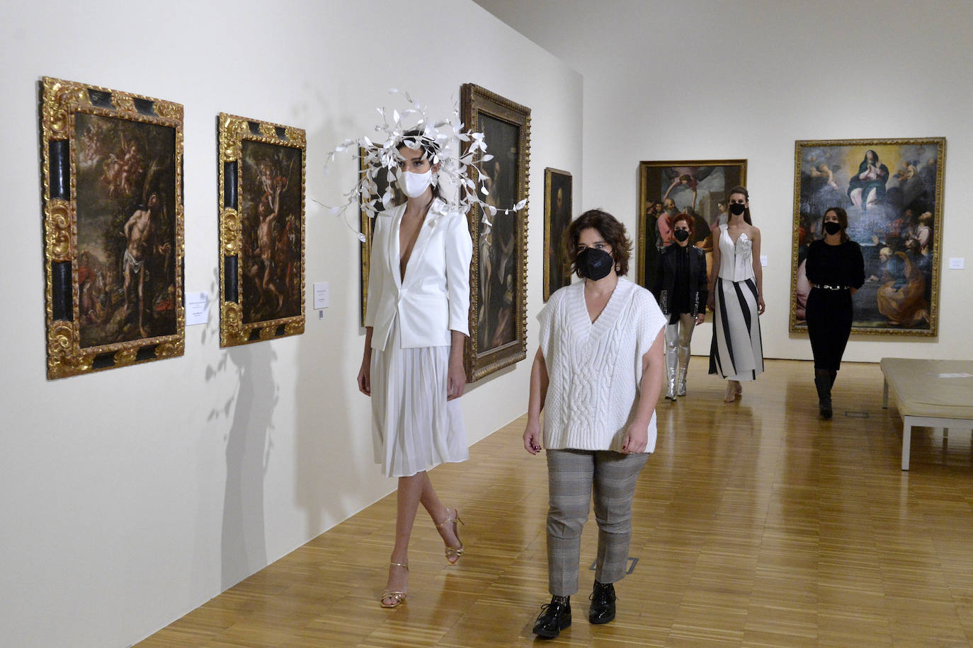 Fotos: Desfile &#039;Caprichos del Barroco&#039; en el Mubam