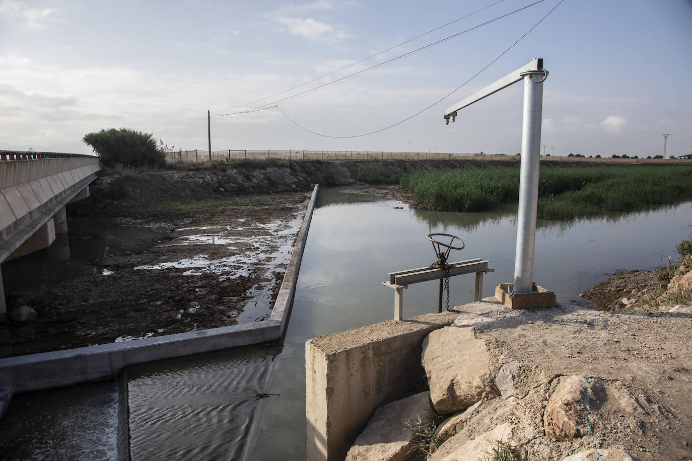 Fotos: El Albujón lleva 21 días vertiendo al Mar Menor debido a una rotura