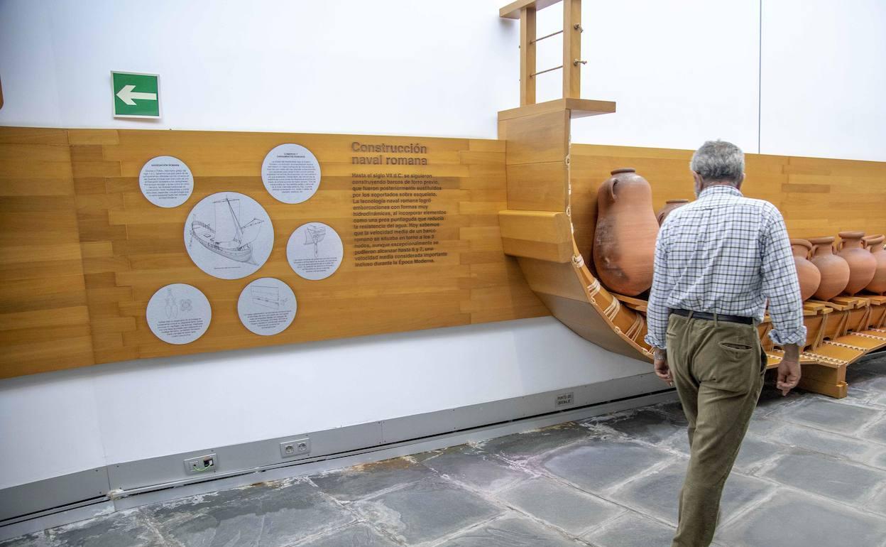 Iván Negueruela, en el interior del Museo Nacional de Arqueología Subacuática de Cartagena. 