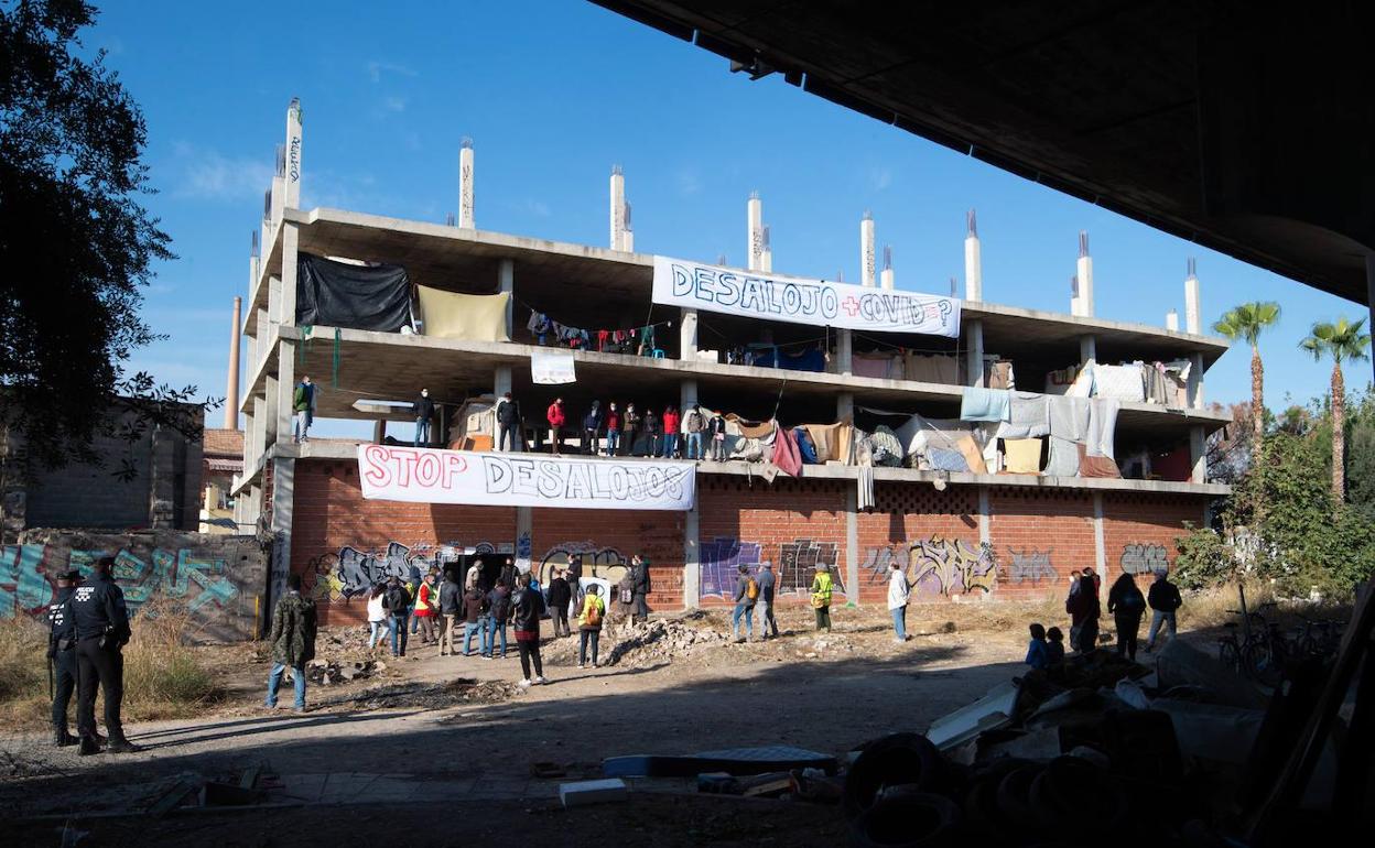 El edificio desalojado por la Policía Local de Murcia. 