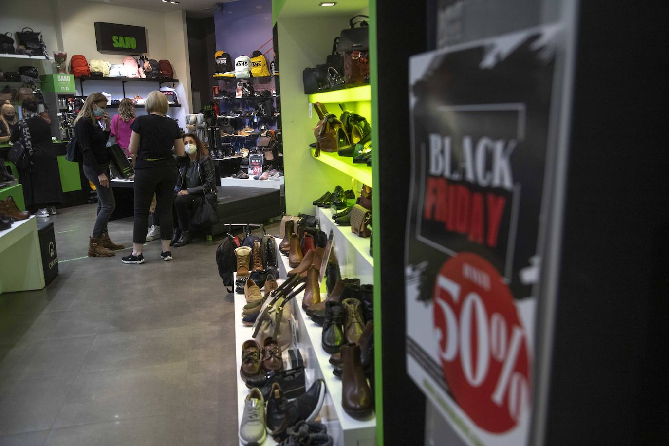 Fotos: Viernes negro en las tiendas de Murcia y Cartagena