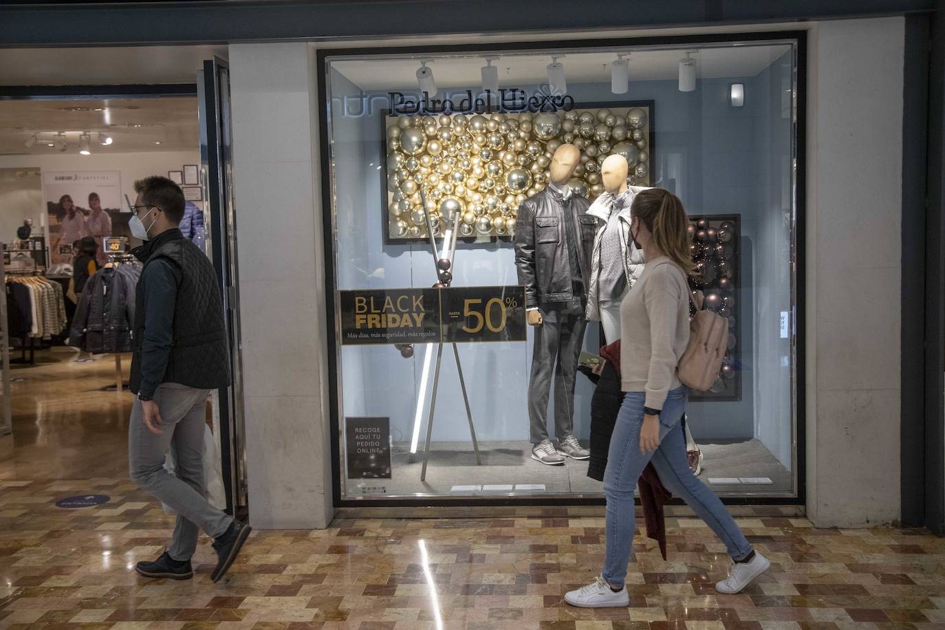 Fotos: Viernes negro en las tiendas de Murcia y Cartagena