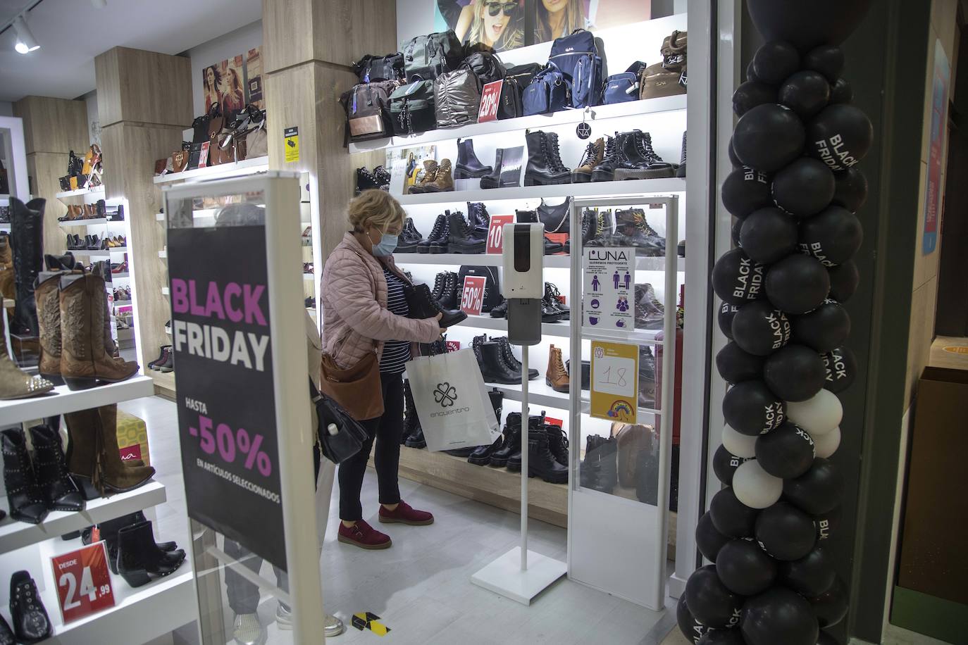 Fotos: Viernes negro en las tiendas de Murcia y Cartagena