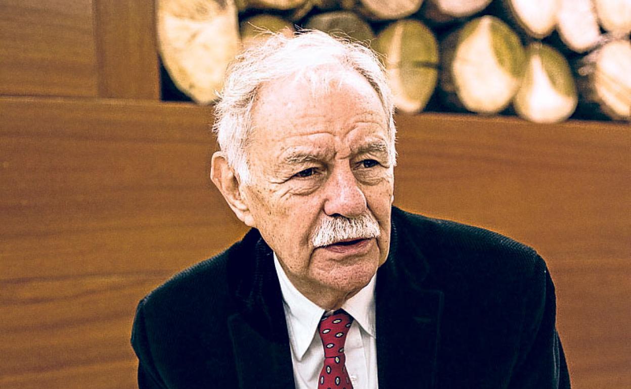 El escritor catalán Eduardo Mendoza. 