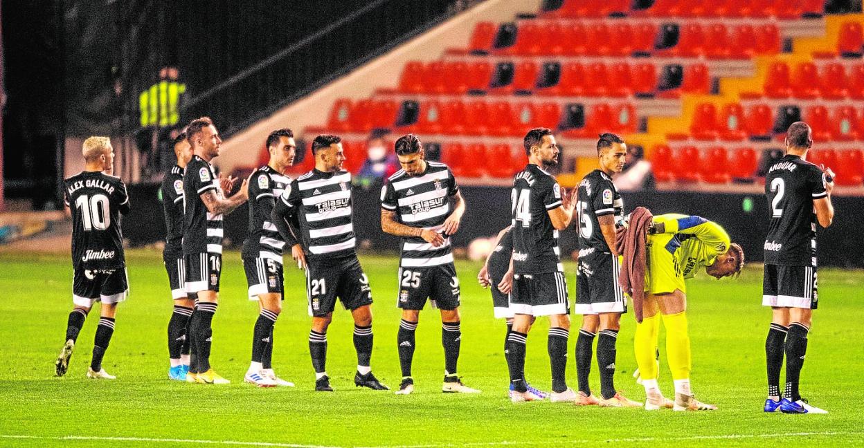 Los once jugadores del Cartagena que saltaron el pasado sábado al césped de Vallecas, en el partido contra el Rayo Vallecano. 