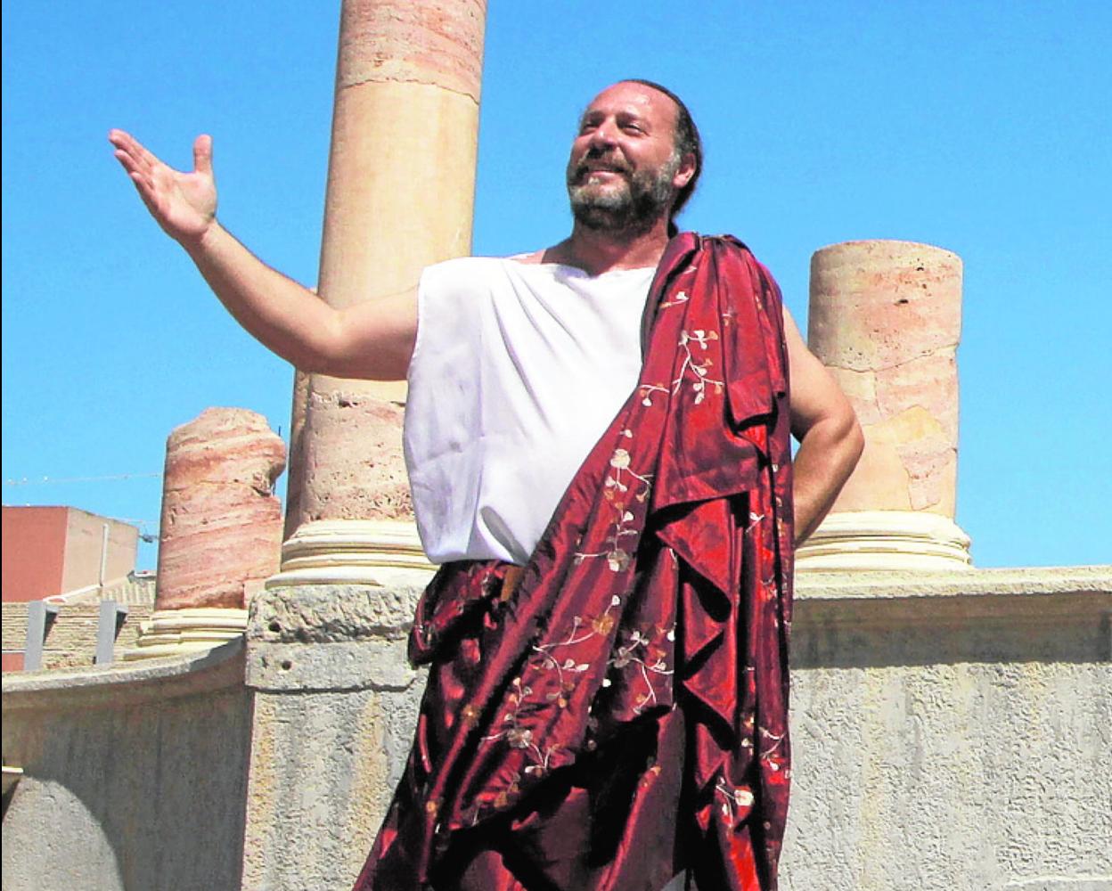 Pepe Ortas, representando en el Teatro Romano. 