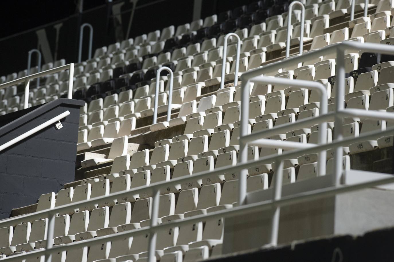 Fotos: El Cartagena tira el trabajo por la borda