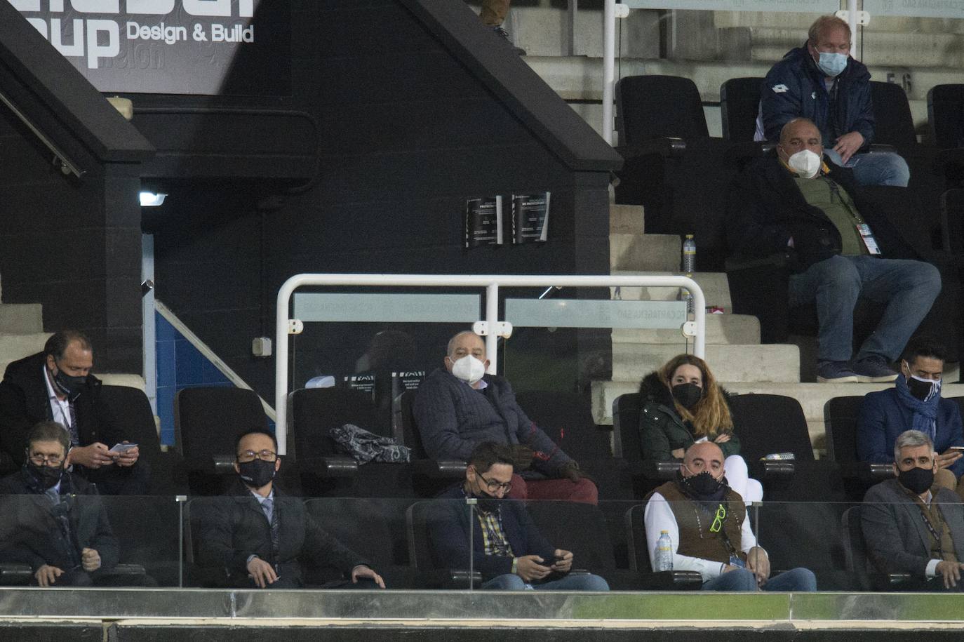 Fotos: El Cartagena tira el trabajo por la borda