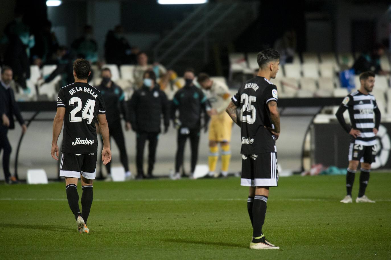 Fotos: El Cartagena tira el trabajo por la borda