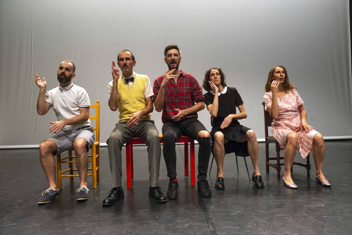 Fotos: El Centro Párraga danza con ‘El resistente y delicado hilo musical’ de Amalia Fernández