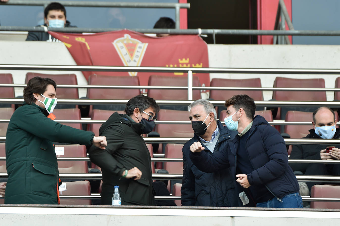 Fotos: Los aficionados del Real Murcia tiñen de grana las gradas del Enrique Roca nueve meses después