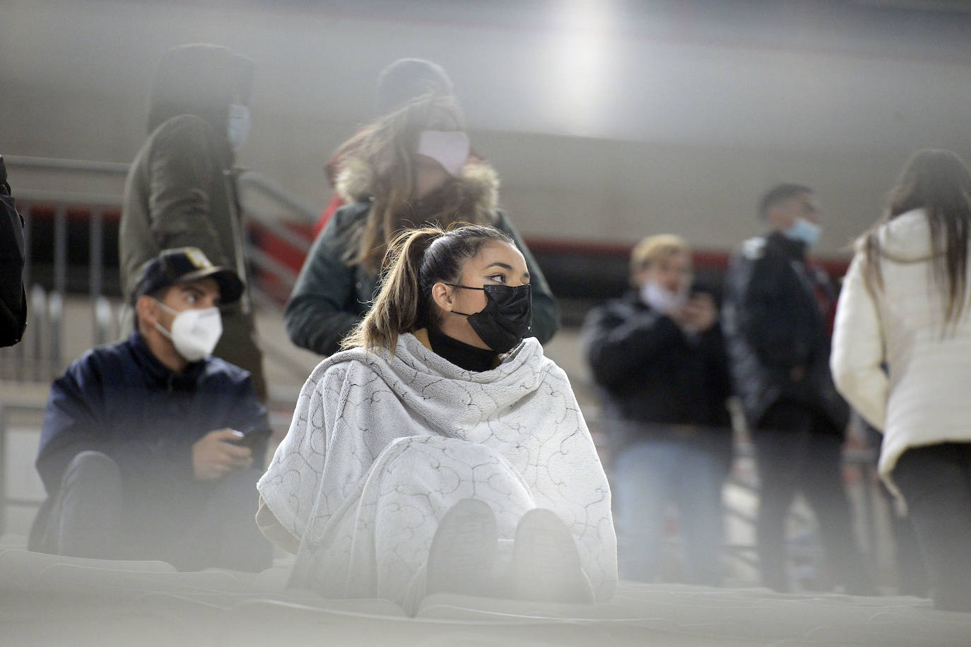 Fotos: Los aficionados del Real Murcia tiñen de grana las gradas del Enrique Roca nueve meses después