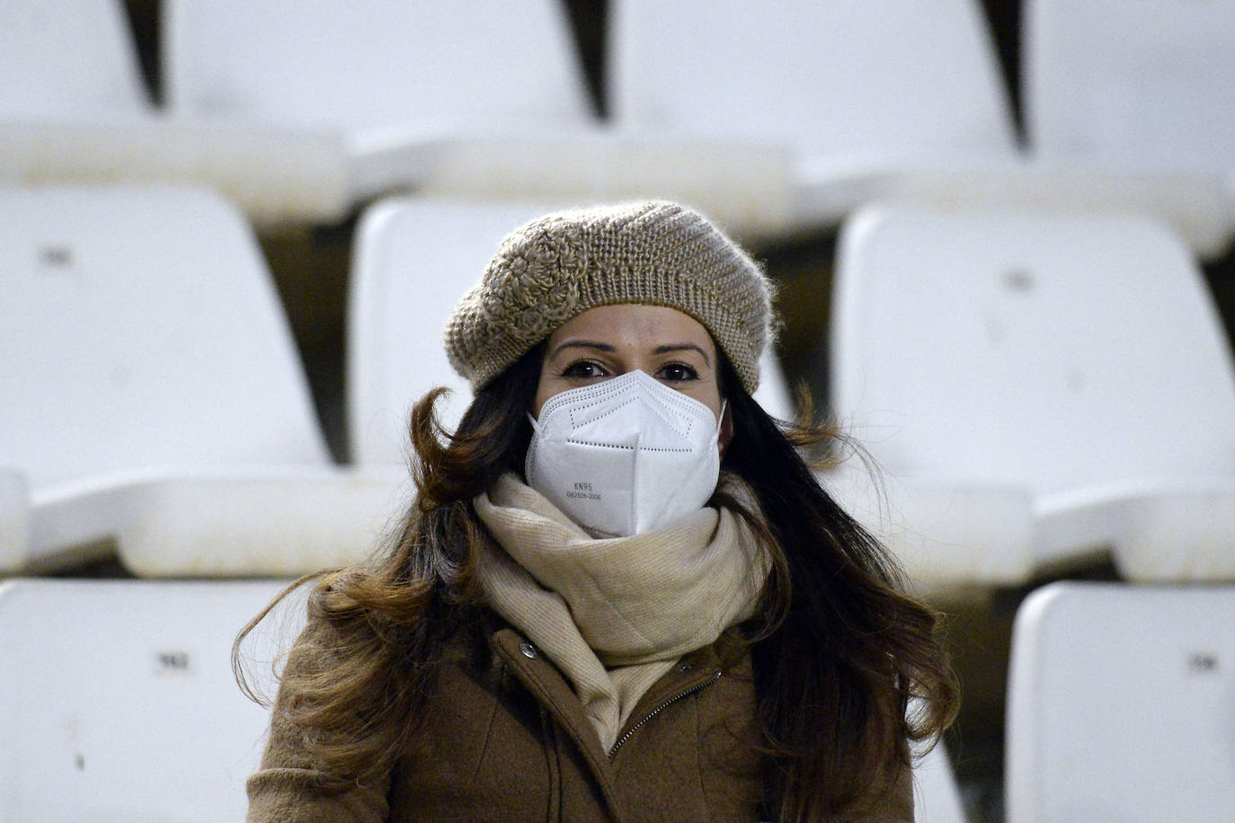 Fotos: Los aficionados del Real Murcia tiñen de grana las gradas del Enrique Roca nueve meses después