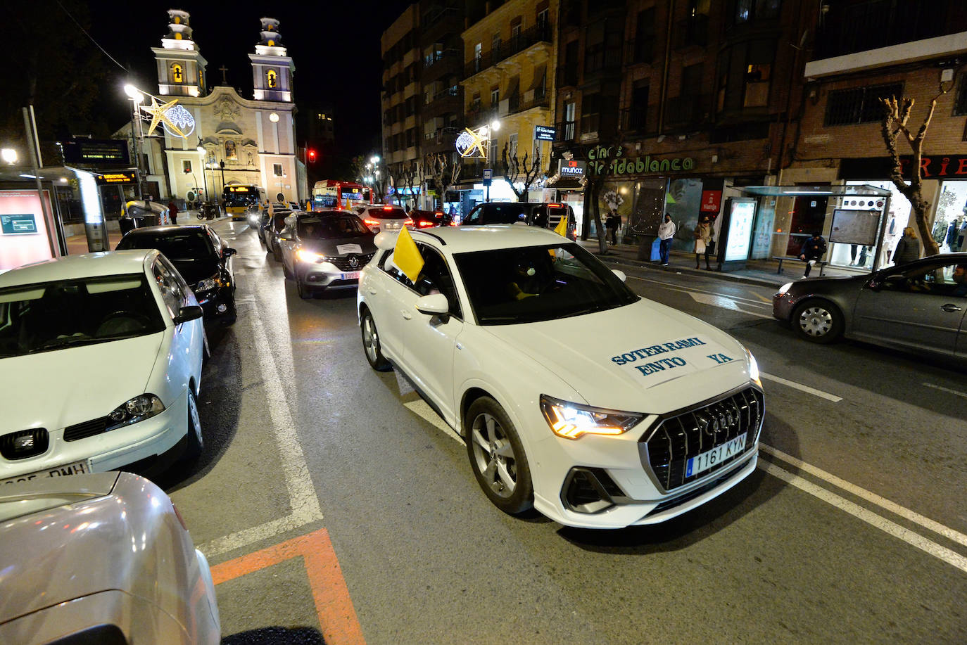 Fotos: Los vecinos del soterramiento claman en la calle por el desbloqueo de las obras