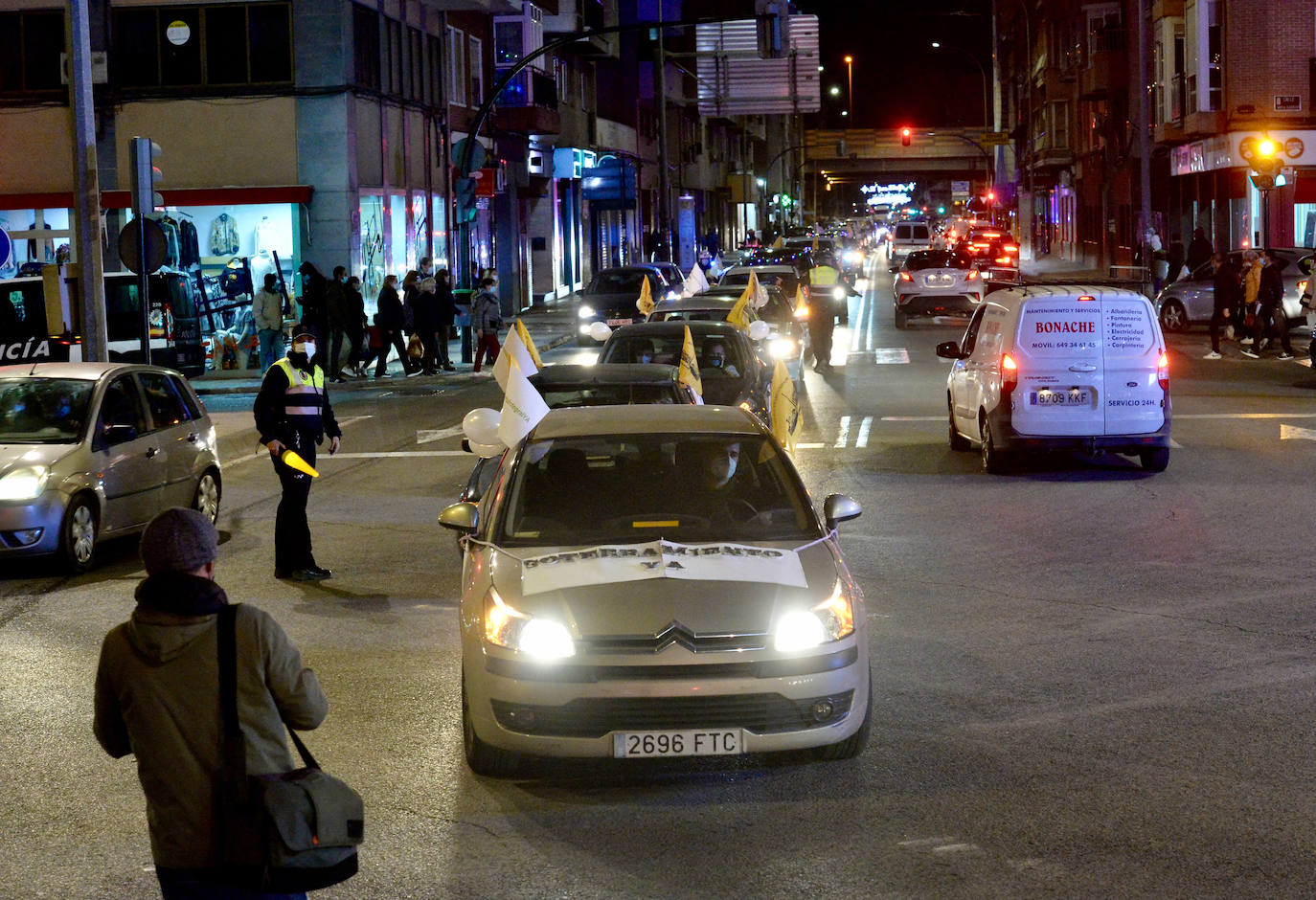 Fotos: Los vecinos del soterramiento claman en la calle por el desbloqueo de las obras